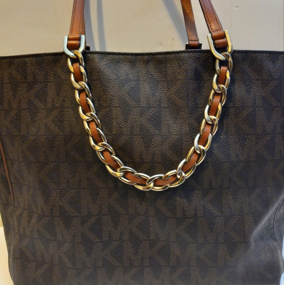 NWT Michael Kors Harper Large  Signature PVC Tote - Brown - Picture 3 of 15
